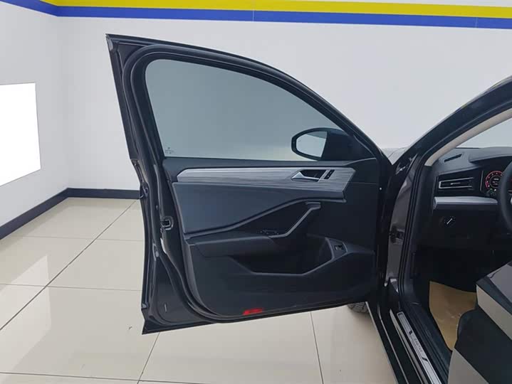 Фото 7 - Volkswagen Sagitar L