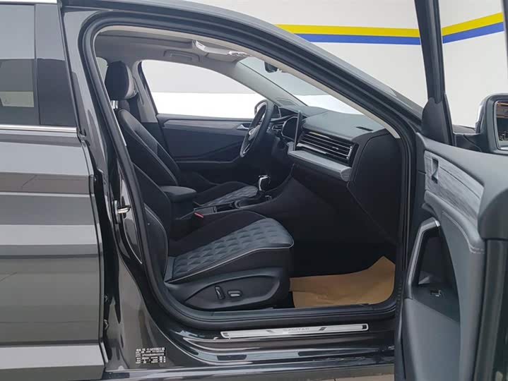 Фото 8 - Volkswagen Sagitar L