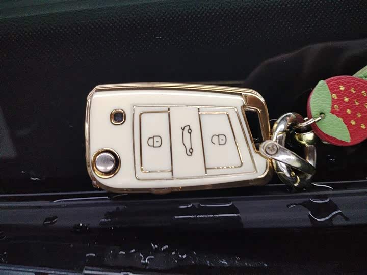 Фото 9 - Volkswagen Tharu