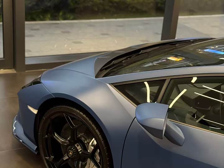 Фото 4 - Lamborghini Huracán