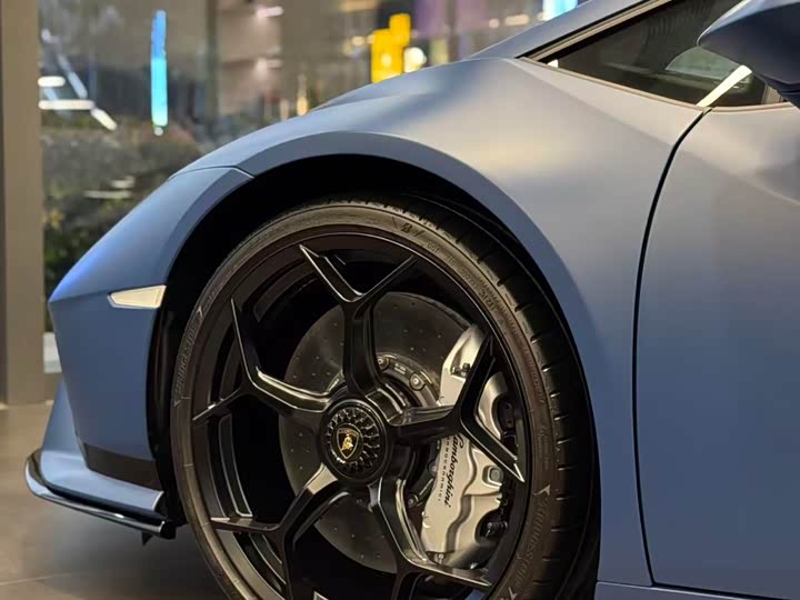 Фото 5 - Lamborghini Huracán