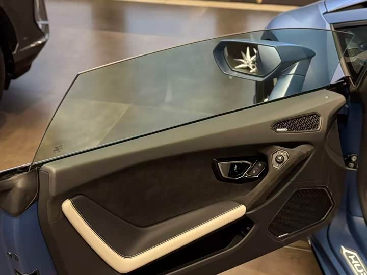 Фото 9 - Lamborghini Huracán