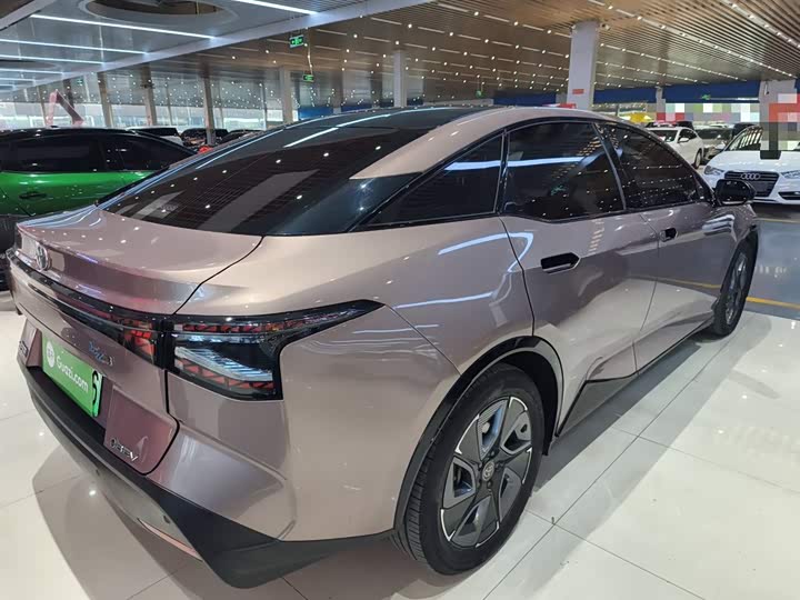 Фото 7 - Toyota bZ3