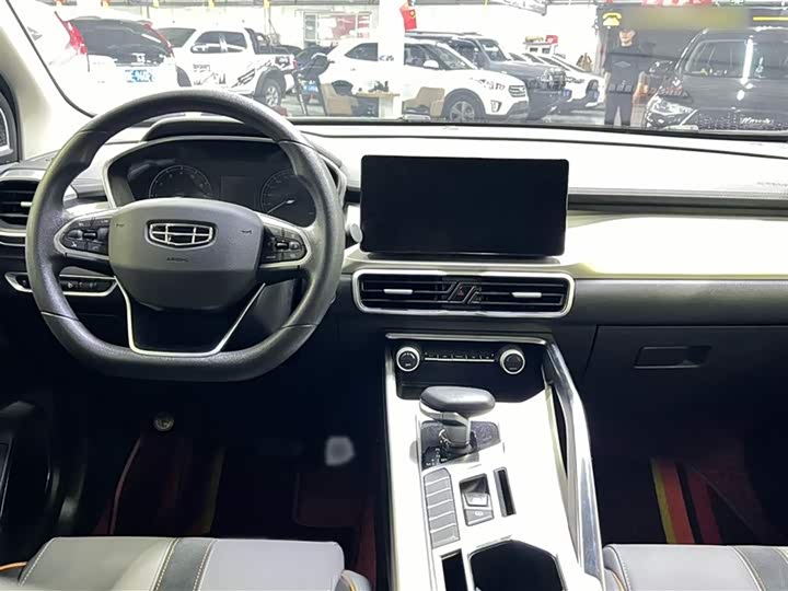 Фото 8 - Geely Coolray