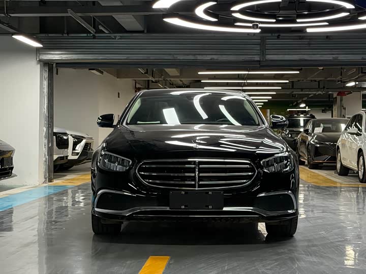 Фото 2 - Mercedes-Benz E-Class