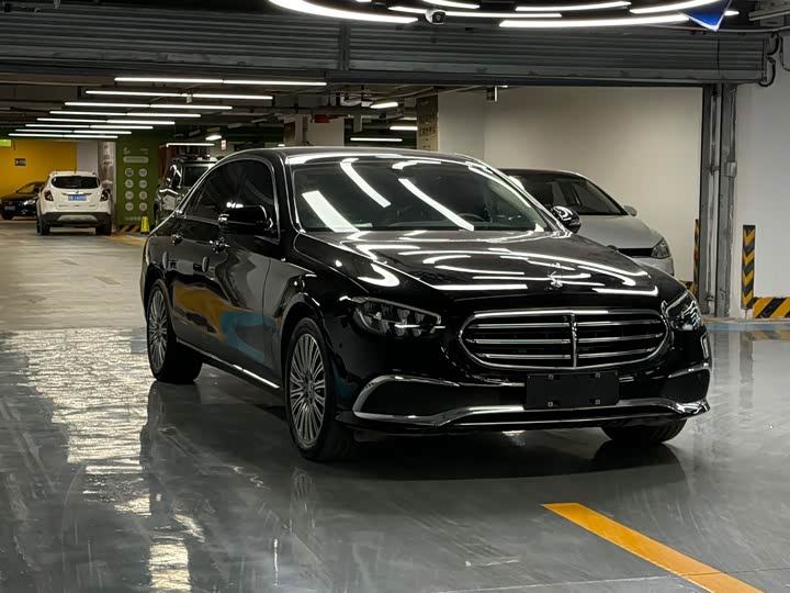 Фото 3 - Mercedes-Benz E-Class