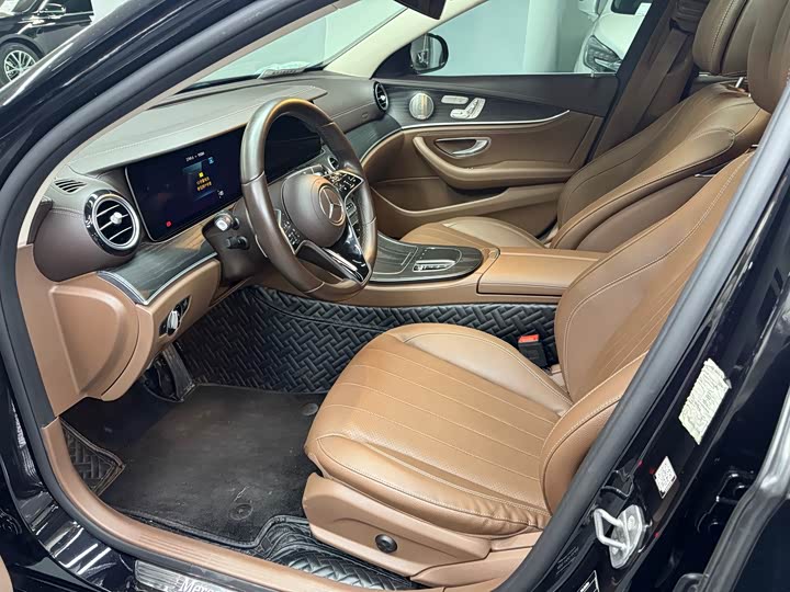 Фото 8 - Mercedes-Benz E-Class