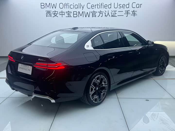 Фото 5 - BMW 5 Series