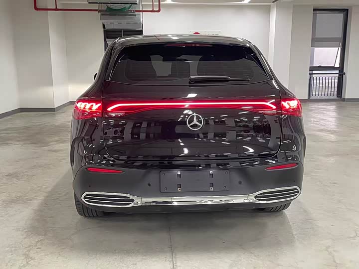 Фото 4 - Mercedes-Benz EQE SUV