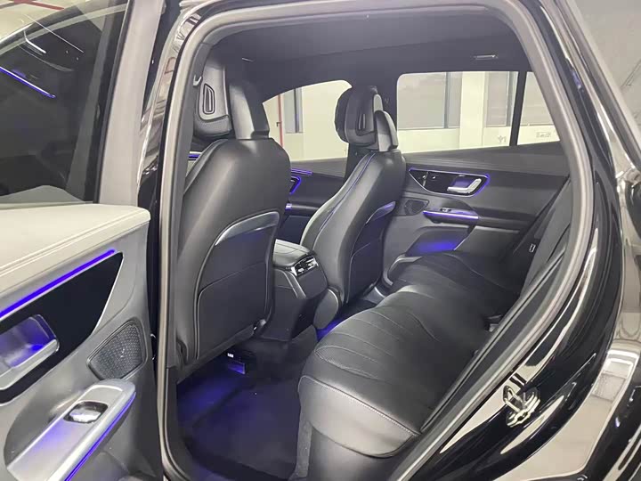 Фото 8 - Mercedes-Benz EQE SUV