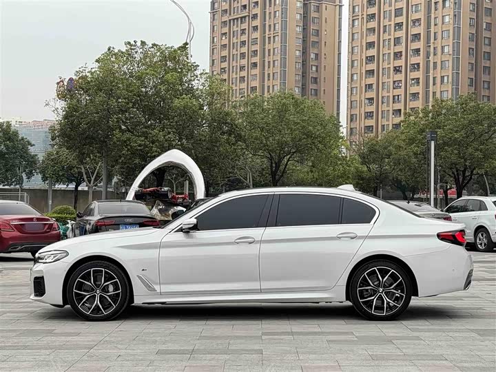 Фото 5 - BMW 5 Series