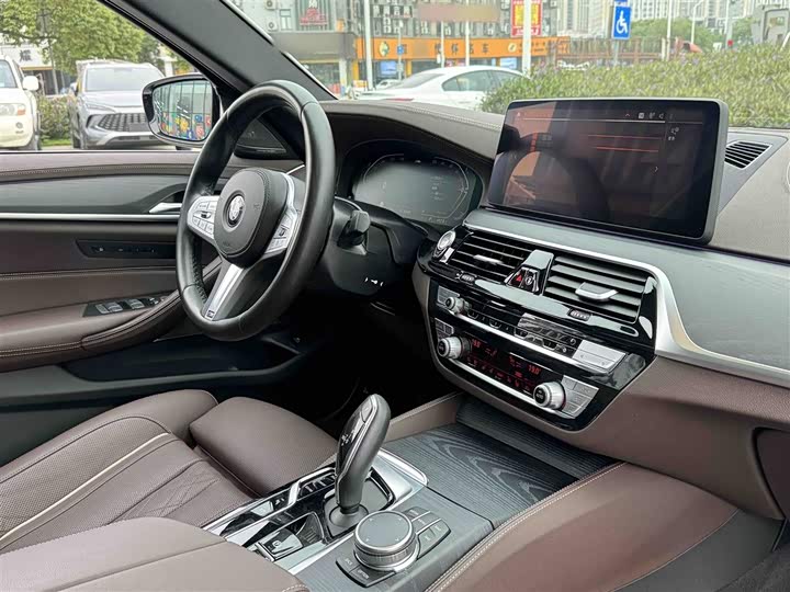 Фото 8 - BMW 5 Series