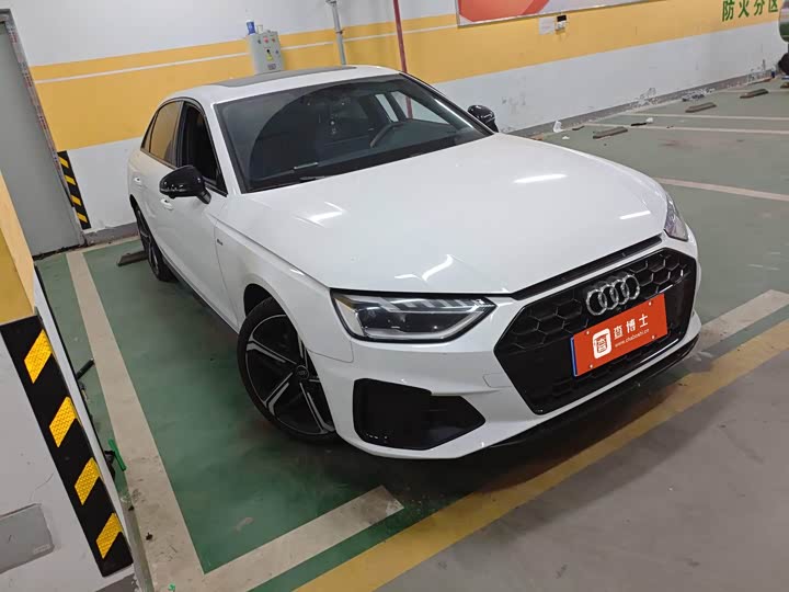 Фото 2 - Audi A4L