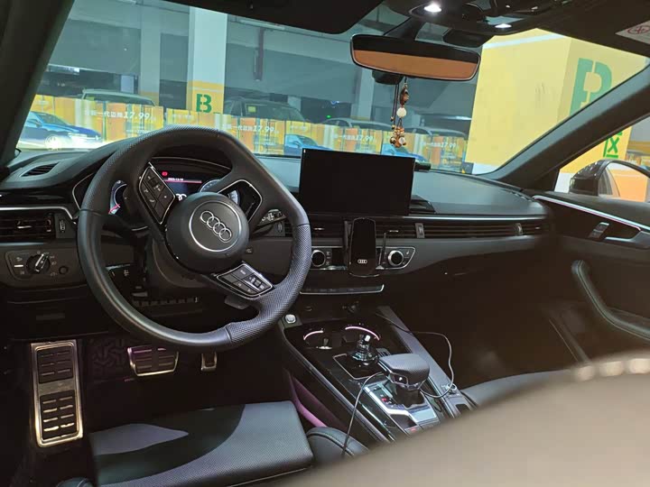 Фото 7 - Audi A4L