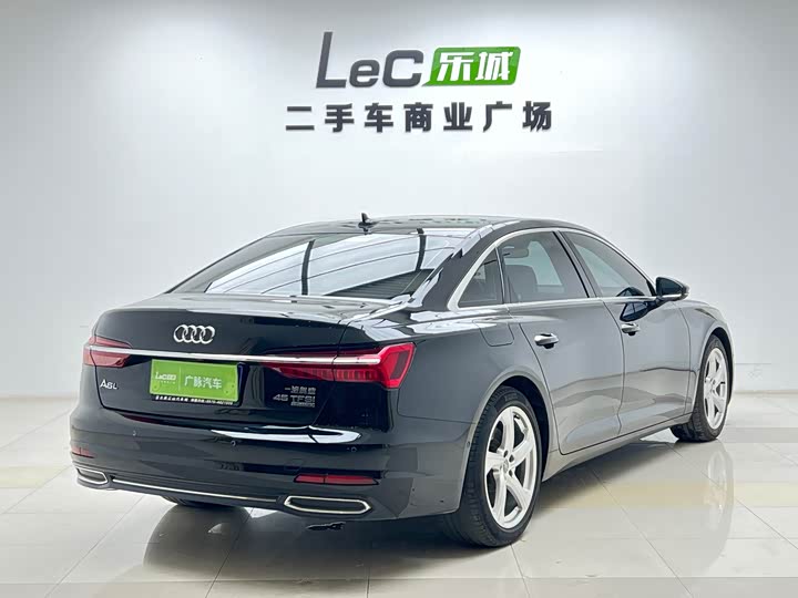 Фото 4 - Audi A6L