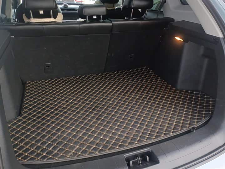 Фото 4 - Geely Atlas