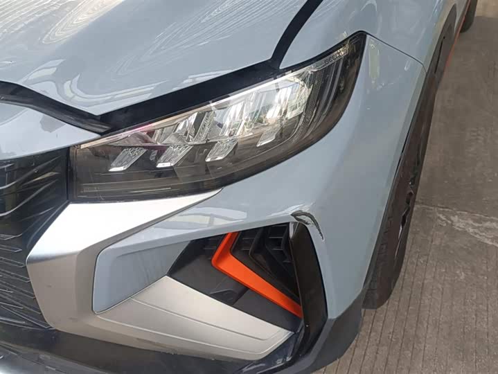 Фото 5 - Geely Atlas