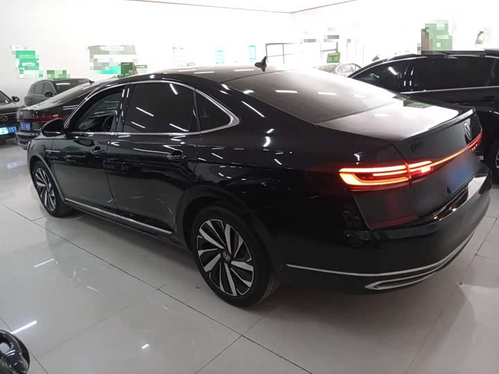 Фото 5 - Volkswagen Passat