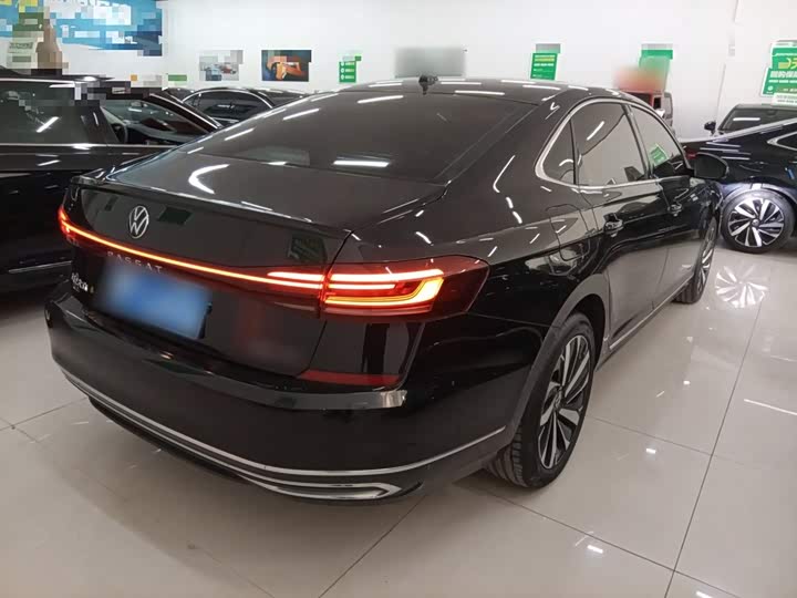 Фото 7 - Volkswagen Passat