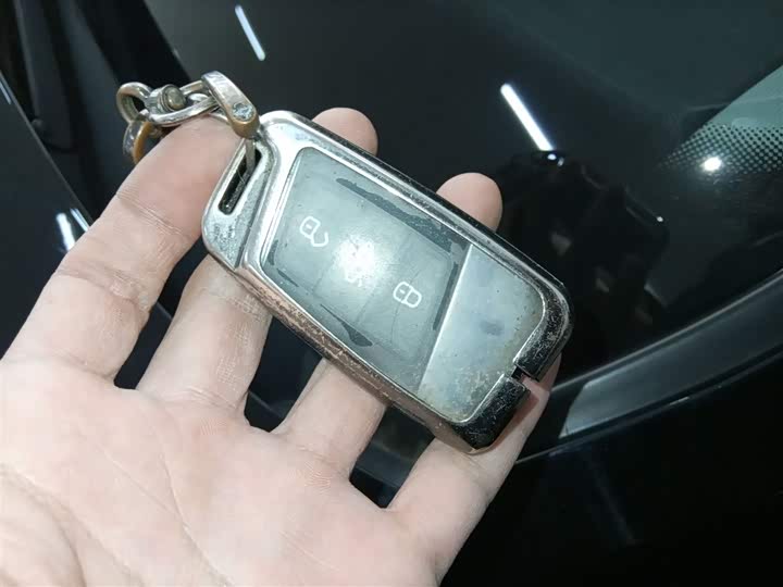 Фото 9 - Volkswagen Passat