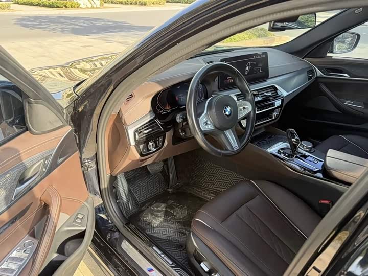 Фото 3 - BMW 5 Series