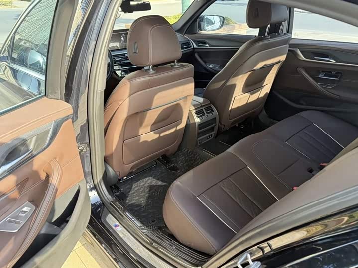 Фото 4 - BMW 5 Series