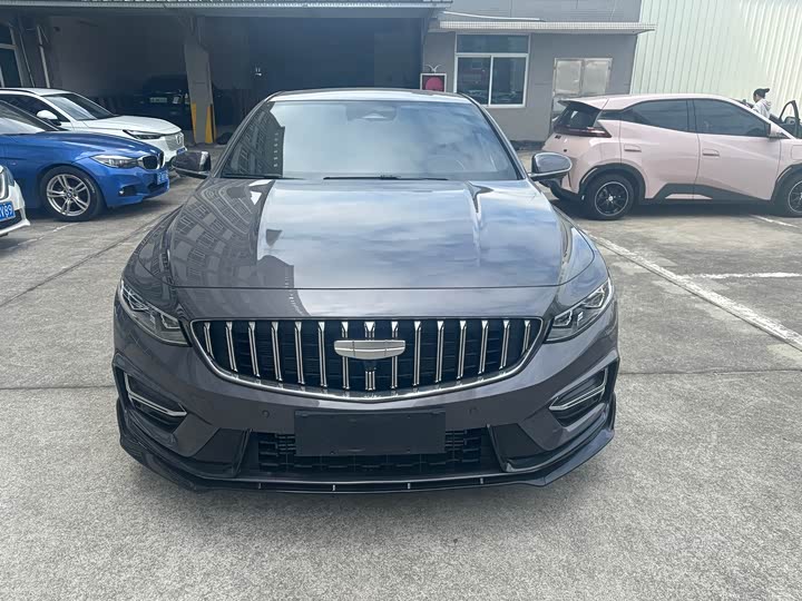 Фото 2 - Geely Preface