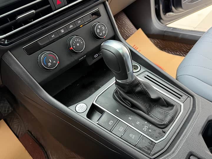 Фото 8 - Volkswagen Lavida