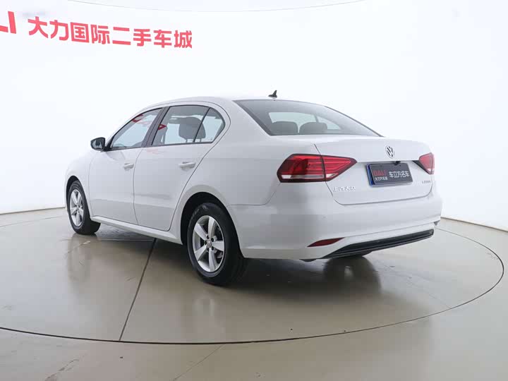 Фото 3 - Volkswagen Lavida