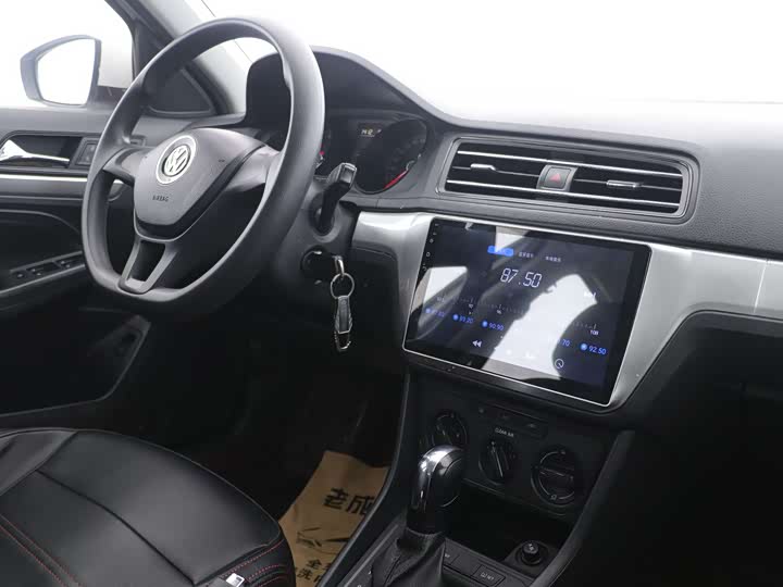 Фото 6 - Volkswagen Lavida