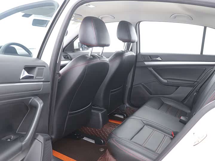 Фото 9 - Volkswagen Lavida