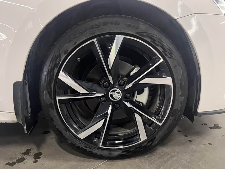 Фото 5 - Skoda Octavia Pro