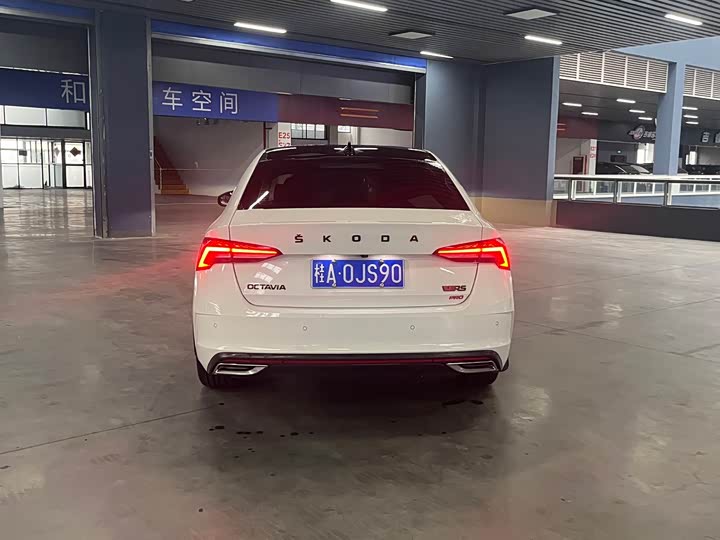 Фото 8 - Skoda Octavia Pro