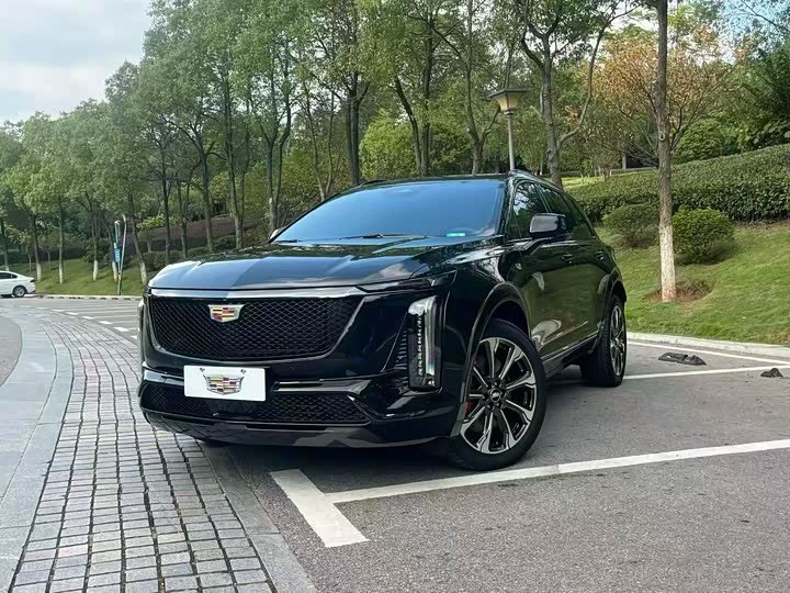 Фото 1 - Cadillac XT5
