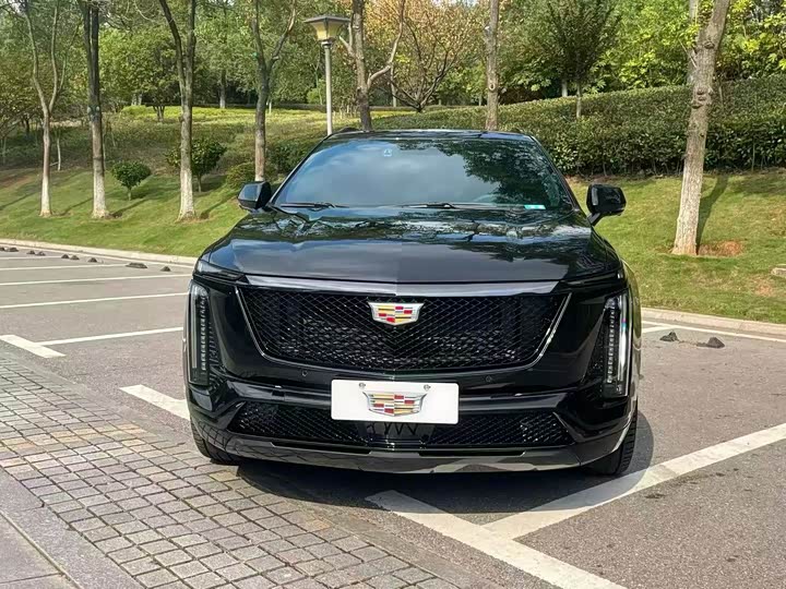 Фото 2 - Cadillac XT5