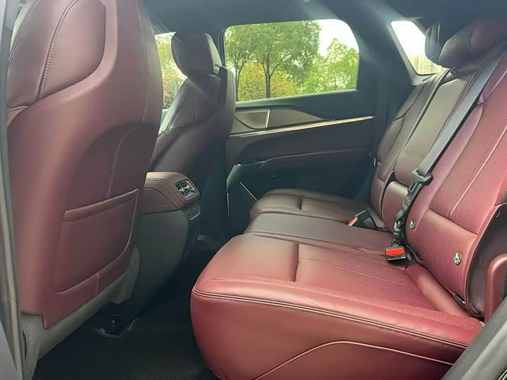 Фото 6 - Cadillac XT5