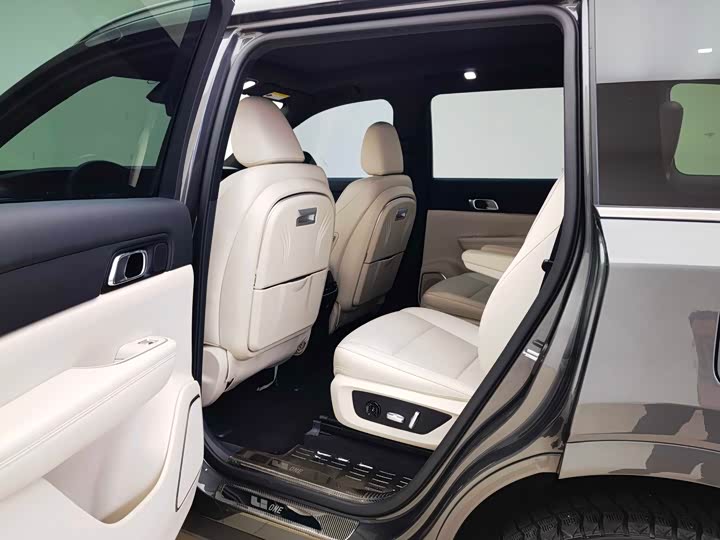 Фото 8 - LiXiang One