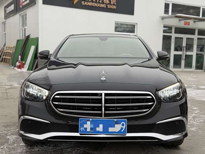 Фото 2 - Mercedes-Benz E-Class