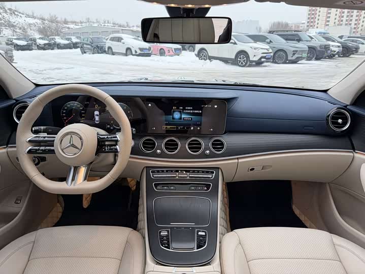 Фото 4 - Mercedes-Benz E-Class