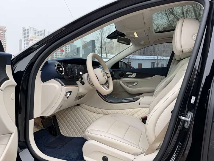 Фото 5 - Mercedes-Benz E-Class