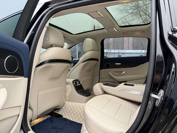 Фото 6 - Mercedes-Benz E-Class