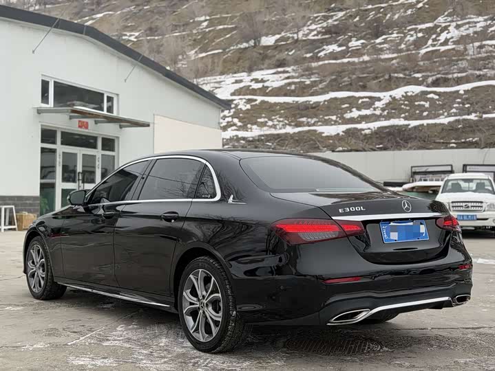 Фото 7 - Mercedes-Benz E-Class