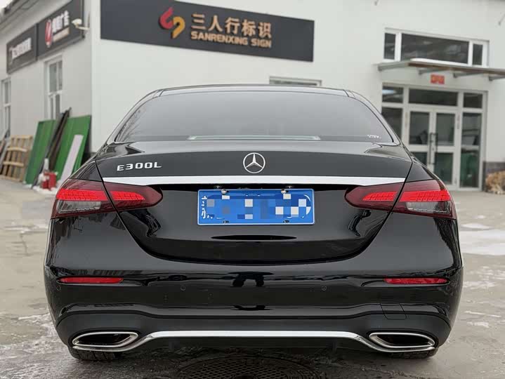 Фото 8 - Mercedes-Benz E-Class