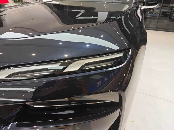 Фото 3 - BMW 7 Series