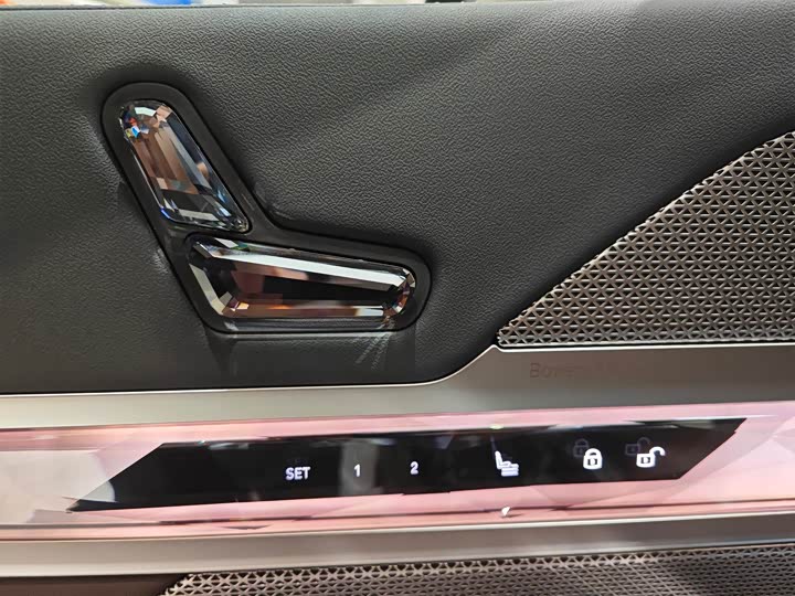 Фото 5 - BMW 7 Series