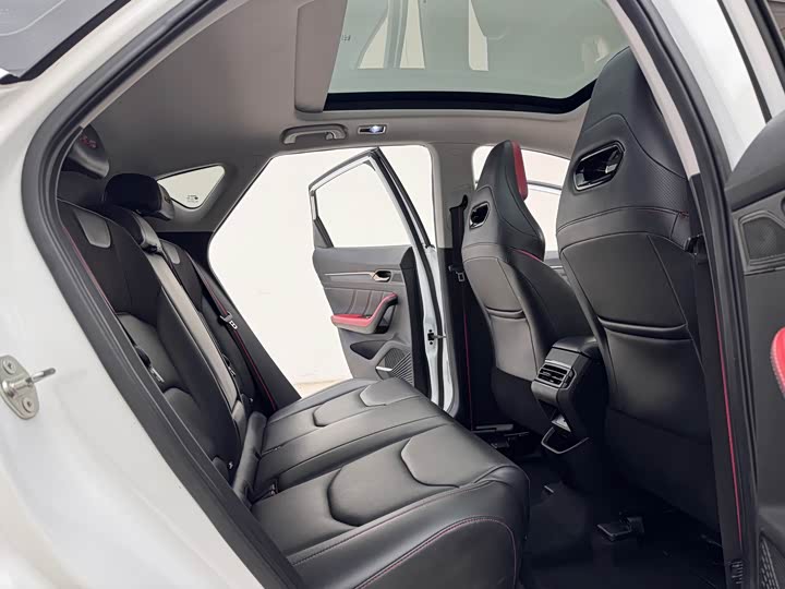 Фото 9 - Geely Emgrand GS