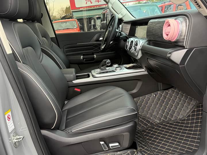 Фото 9 - Tank 300