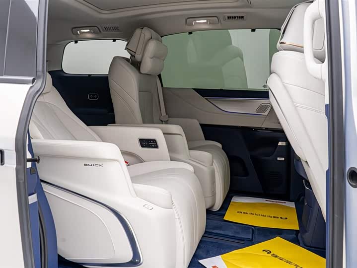 Фото 3 - Buick GL8 ES