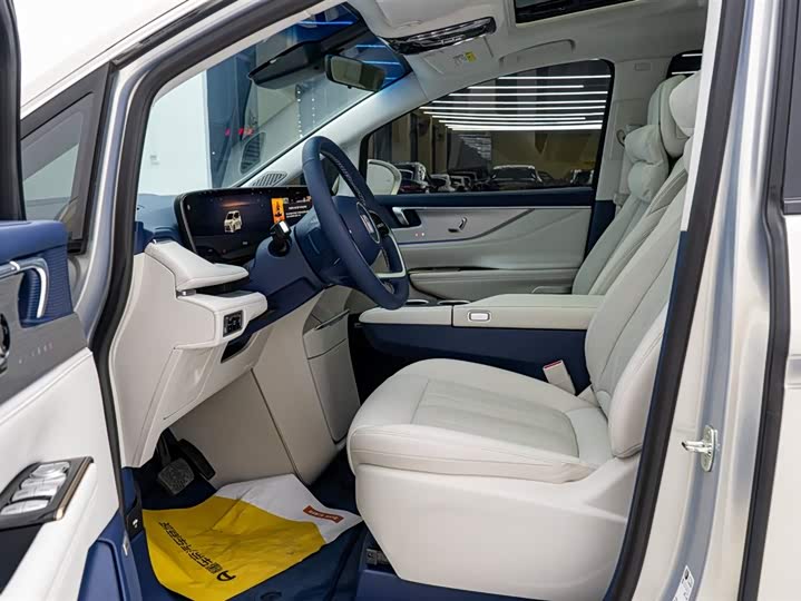 Фото 7 - Buick GL8 ES