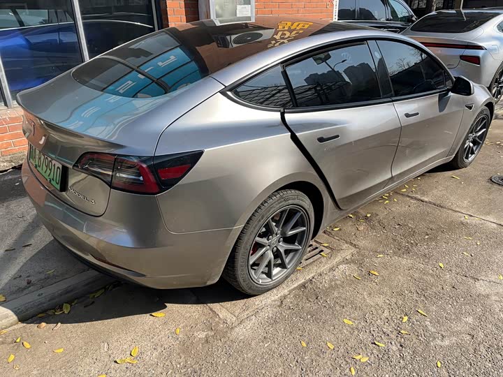 Фото 9 - Tesla Model 3